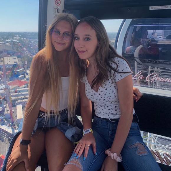 Meet your Posher, Taylor - Picture 3 of 5